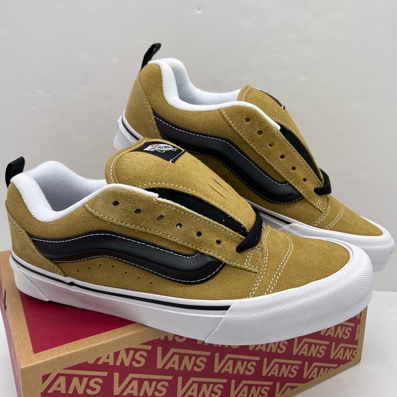 Vans Men’s Ochre and Black Skate Knu Skool
Suede Antelope
VN0009QC5QJ Sneakers - Picture 9 of 16